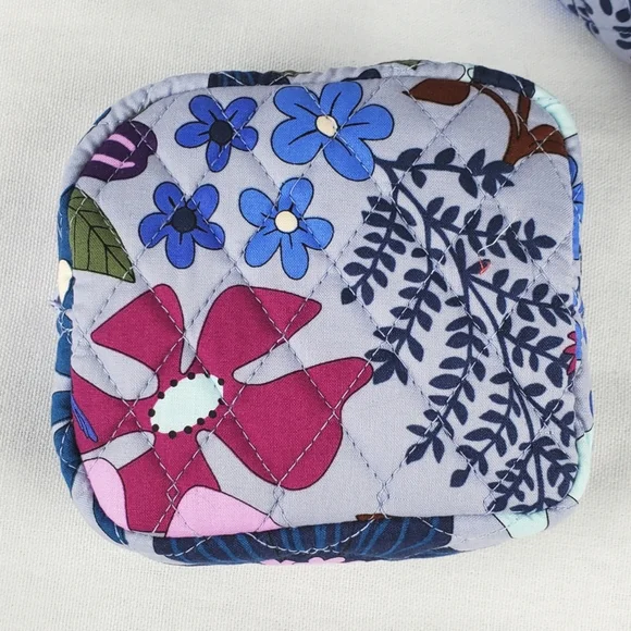 πHP~4/24π Vera Bradley 3 Piece Cosmetic Set in Bengal Lily NWT - Picture 9 of 12